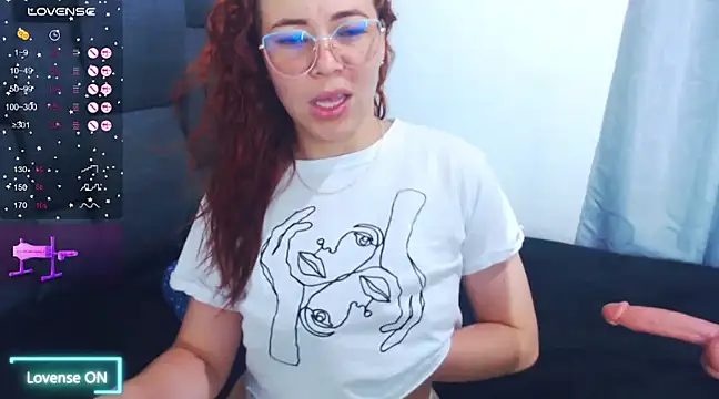 Snapshot of SharonR1 chatting on 03-16-25, 12:45 SharonR1 online show from 03-16-25, 12:45