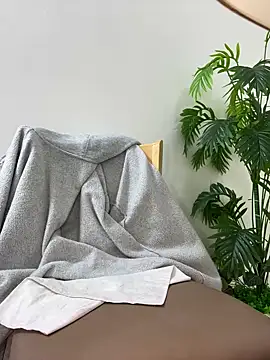 Lami Mi online show from 09-25-25, 06:19