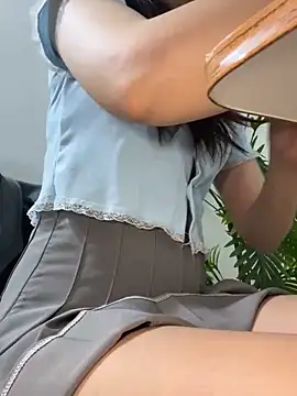 Lami Mi online show from 12-23-25, 07:29