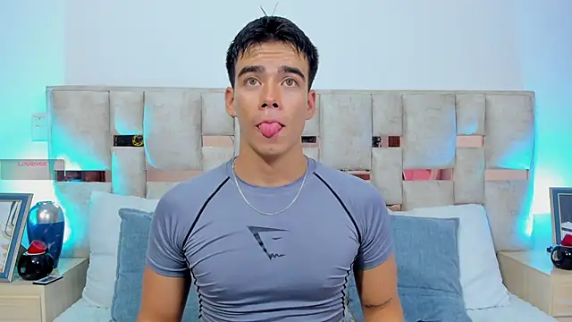 its liam18 online show from 11-19-25, 12:43