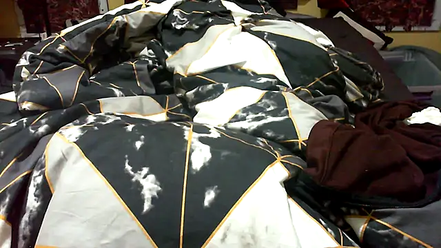 Snapshot of Mic_Oxinner chatting on 12-01-25, 09:04 Mic Oxinner online show from 12-01-25, 09:04