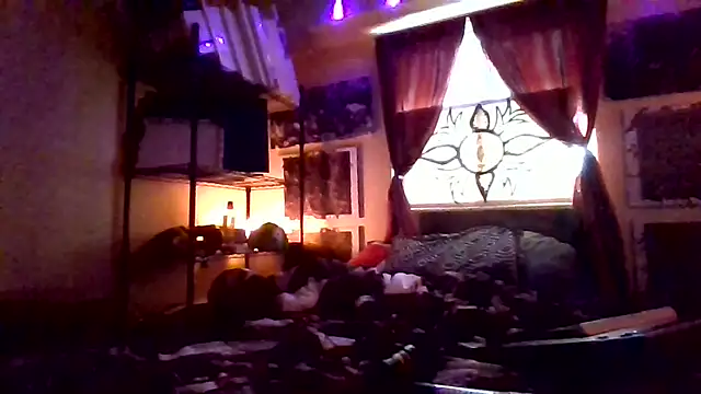 Snapshot of Mic_Oxinner chatting on 11-21-25, 05:56 Mic Oxinner online show from 11-21-25, 05:56