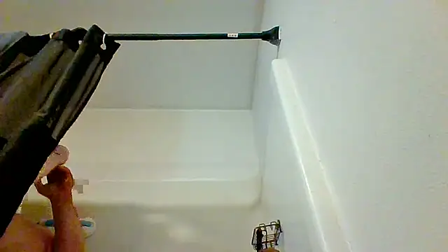 Snapshot of Mic_Oxinner chatting on 10-26-25, 12:27 Mic Oxinner online show from 10-26-25, 12:27