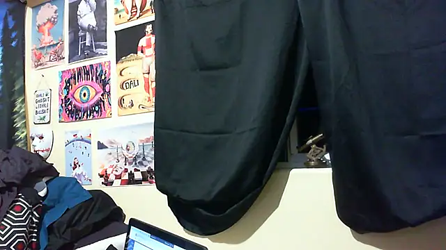 Snapshot of Mic_Oxinner chatting on 06-06-26, 07:46 Mic Oxinner online show from 06-06-26, 07:46