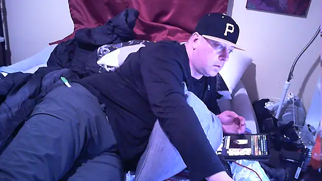 Snapshot of Mic_Oxinner chatting on 10-09-25, 09:04 Mic Oxinner online show from 10-09-25, 09:04