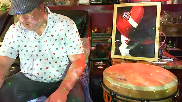 Snapshot of Mic_Oxinner chatting on 09-15-25, 09:21 Mic Oxinner online show from 09-15-25, 09:21