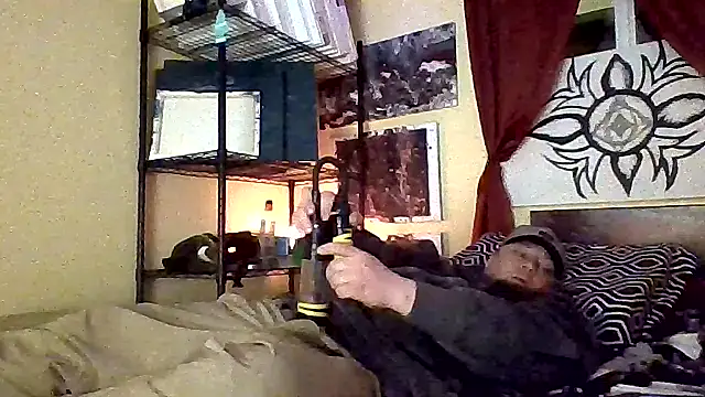 Snapshot of Mic_Oxinner chatting on 11-22-25, 08:13 Mic Oxinner online show from 11-22-25, 08:13