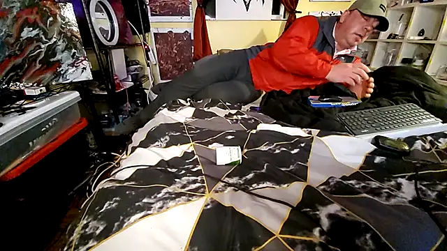 Snapshot of Mic_Oxinner chatting on 11-02-25, 10:31 Mic Oxinner online show from 11-02-25, 10:31