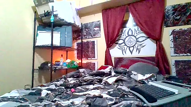 Snapshot of Mic_Oxinner chatting on 11-21-25, 05:50 Mic Oxinner online show from 11-21-25, 05:50