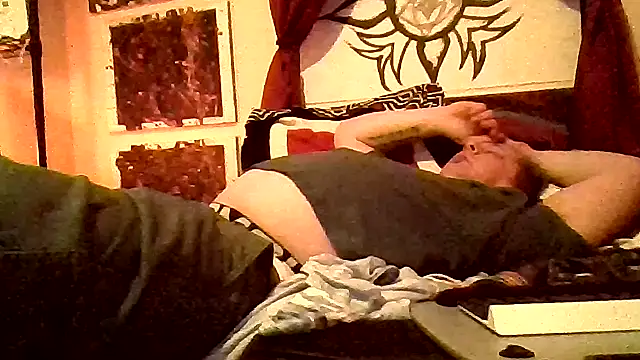 Snapshot of Mic_Oxinner chatting on 11-17-25, 07:56 Mic Oxinner online show from 11-17-25, 07:56