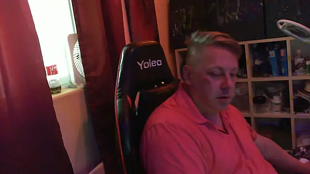 Snapshot of Mic_Oxinner chatting on 10-04-25, 09:27 Mic Oxinner online show from 10-04-25, 09:27