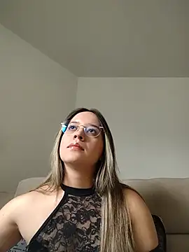 Snapshot of Dani_javi chatting on 06-15-26, 05:01 Dani javi online show from 06-15-26, 05:01