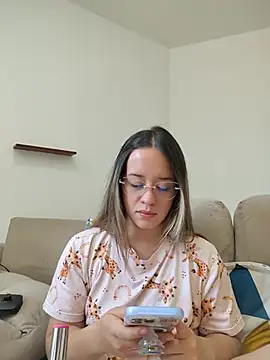 Snapshot of Dani_javi chatting on 07-16-26, 02:25 Dani javi online show from 07-16-26, 02:25