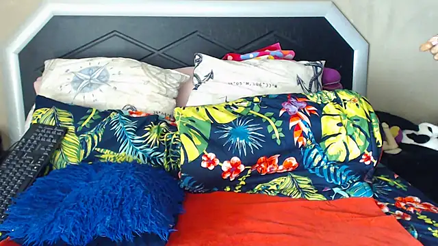 Bulkyyass online show from 10-01-25, 01:22