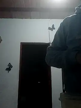 Snapshot of fire_menxxx001 chatting on 09-09-25, 04:44 fire menxxx001 online show from 09-09-25, 04:44