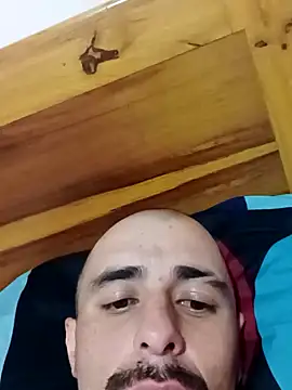 Snapshot of fire_menxxx001 chatting on 12-15-24, 01:11 fire menxxx001 online show from 12-15-24, 01:11