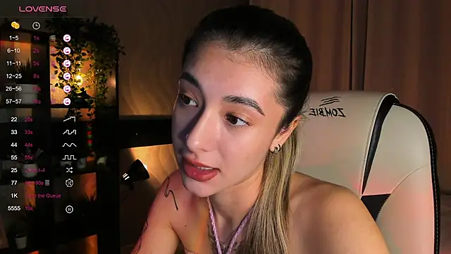 Snapshot of DarlaLike chatting on 10-12-25, 03:41 DarlaLike online show from 10-12-25, 03:41