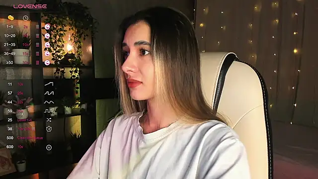 DarlaLike online show from 11-16-25, 03:44