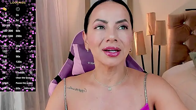 veronika naughty online show from 09-26-25, 04:14