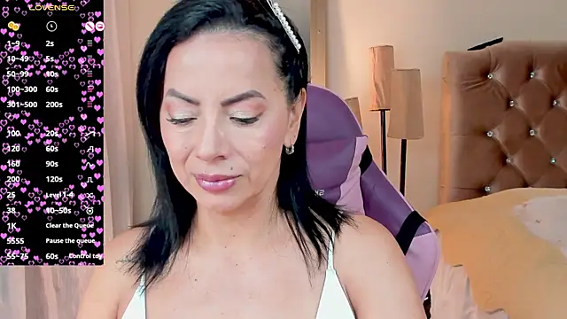 veronika naughty online show from 09-29-25, 01:50