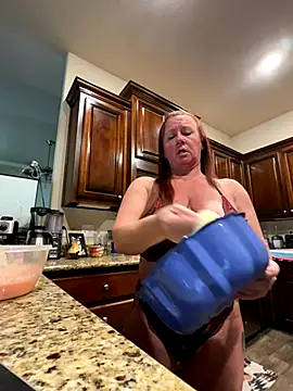 Lollipoplover52 online show from 12-17-25, 05:07