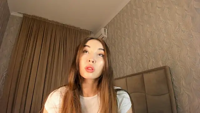 Snapshot of heyheyneko chatting on 02-19-26, 01:46 heyheyneko online show from 02-19-26, 01:46