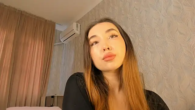 Snapshot of heyheyneko chatting on 11-06-25, 02:37 heyheyneko online show from 11-06-25, 02:37