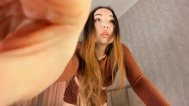 Snapshot of heyheyneko chatting on 10-25-25, 03:28 heyheyneko online show from 10-25-25, 03:28