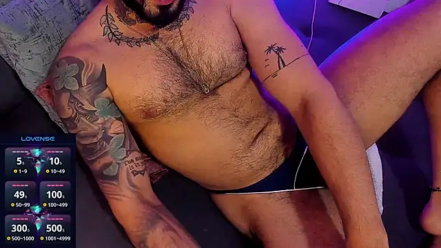 Snapshot of mikemulerr chatting on 11-13-25, 10:13 mikemulerr online show from 11-13-25, 10:13