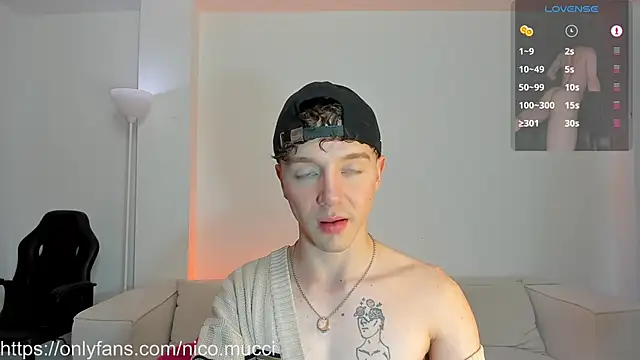 Snapshot of niico_18 chatting on 02-28-25, 06:10 niico 18 online show from 02-28-25, 06:10