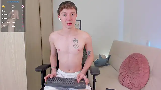 Snapshot of niico_18 chatting on 10-09-25, 10:38 niico 18 online show from 10-09-25, 10:38