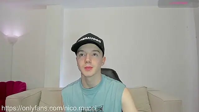 Snapshot of niico_18 chatting on 12-26-24, 04:21 niico 18 online show from 12-26-24, 04:21