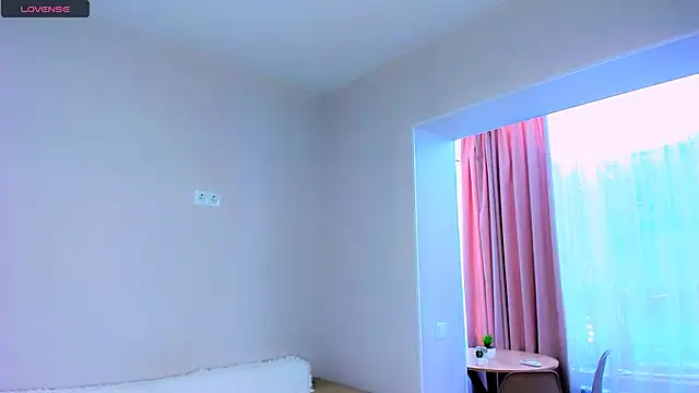 Snapshot of Feral__berry__ chatting on 02-21-26, 08:49 Feral berry online show from 02-21-26, 08:49