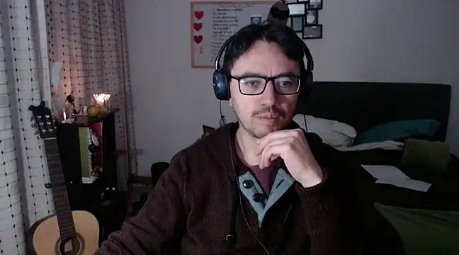 Snapshot of Diptongo chatting on 03-16-25, 12:34 Diptongo online show from 03-16-25, 12:34