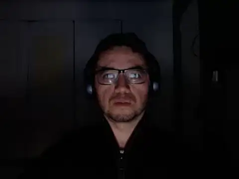 Snapshot of Diptongo chatting on 12-26-24, 01:40 Diptongo online show from 12-26-24, 01:40