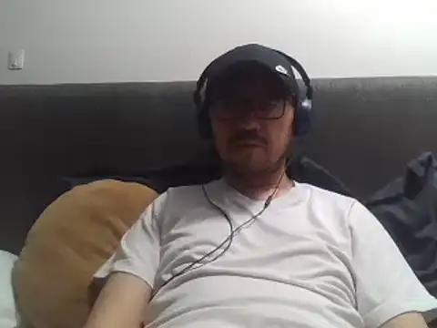 Snapshot of Diptongo chatting on 03-21-25, 03:44 Diptongo online show from 03-21-25, 03:44