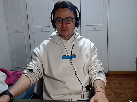 Diptongo online show from 12-13-25, 11:11
