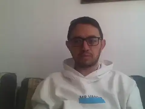 Snapshot of Diptongo chatting on 12-05-24, 03:23 Diptongo online show from 12-05-24, 03:23