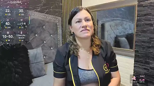 charlotte  G online show from 11-21-25, 10:47