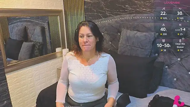 charlotte  G online show from 04-12-26, 11:46