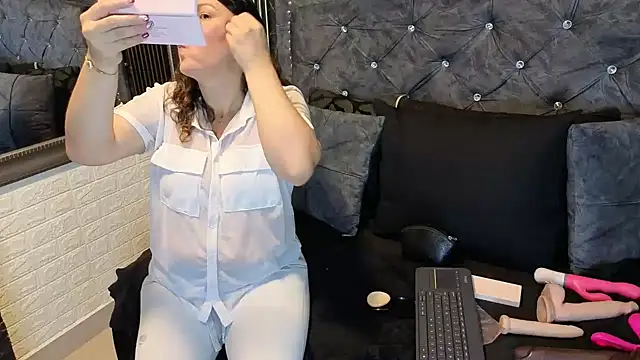 charlotte  G online show from 03-19-26, 10:48