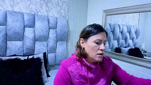 charlotte  G online show from 11-04-25, 11:36