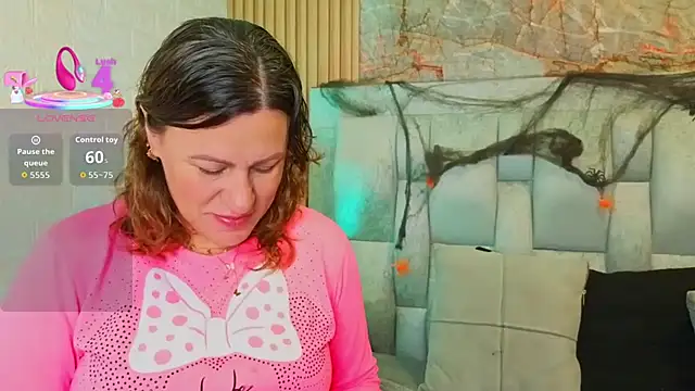 charlotte  G online show from 10-19-25, 11:57