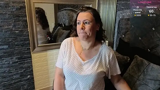 charlotte  G online show from 05-24-26, 12:38