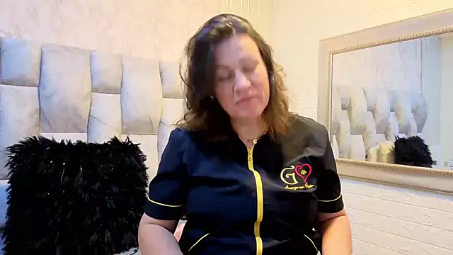 charlotte  G online show from 12-02-25, 12:18