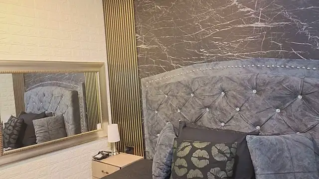 charlotte  G online show from 03-25-26, 10:25