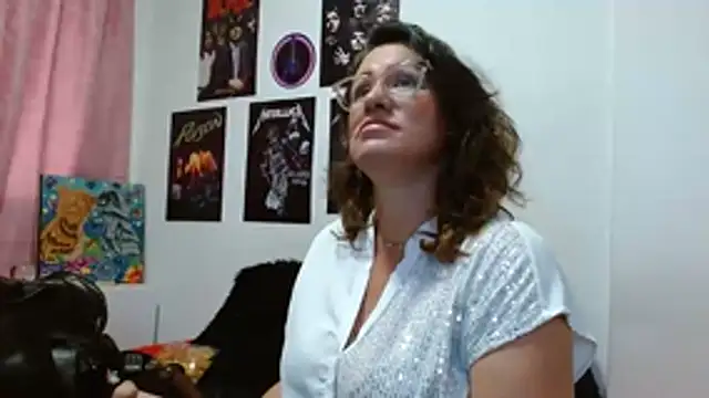 charlotte  G online show from 12-22-25, 06:52