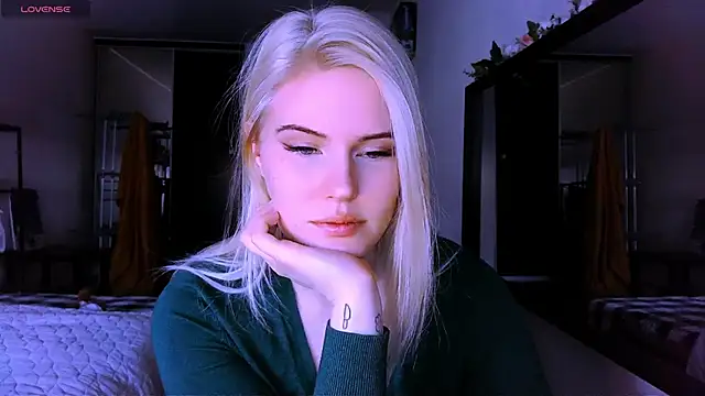VoluptuousDreams online show from 03-14-25, 02:30