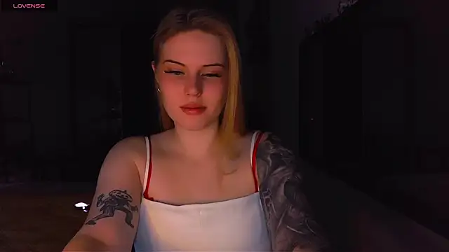 VoluptuousDreams online show from 02-14-25, 02:02
