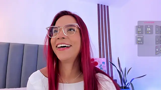 Scarlett Morgan  online show from 11-18-25, 07:50